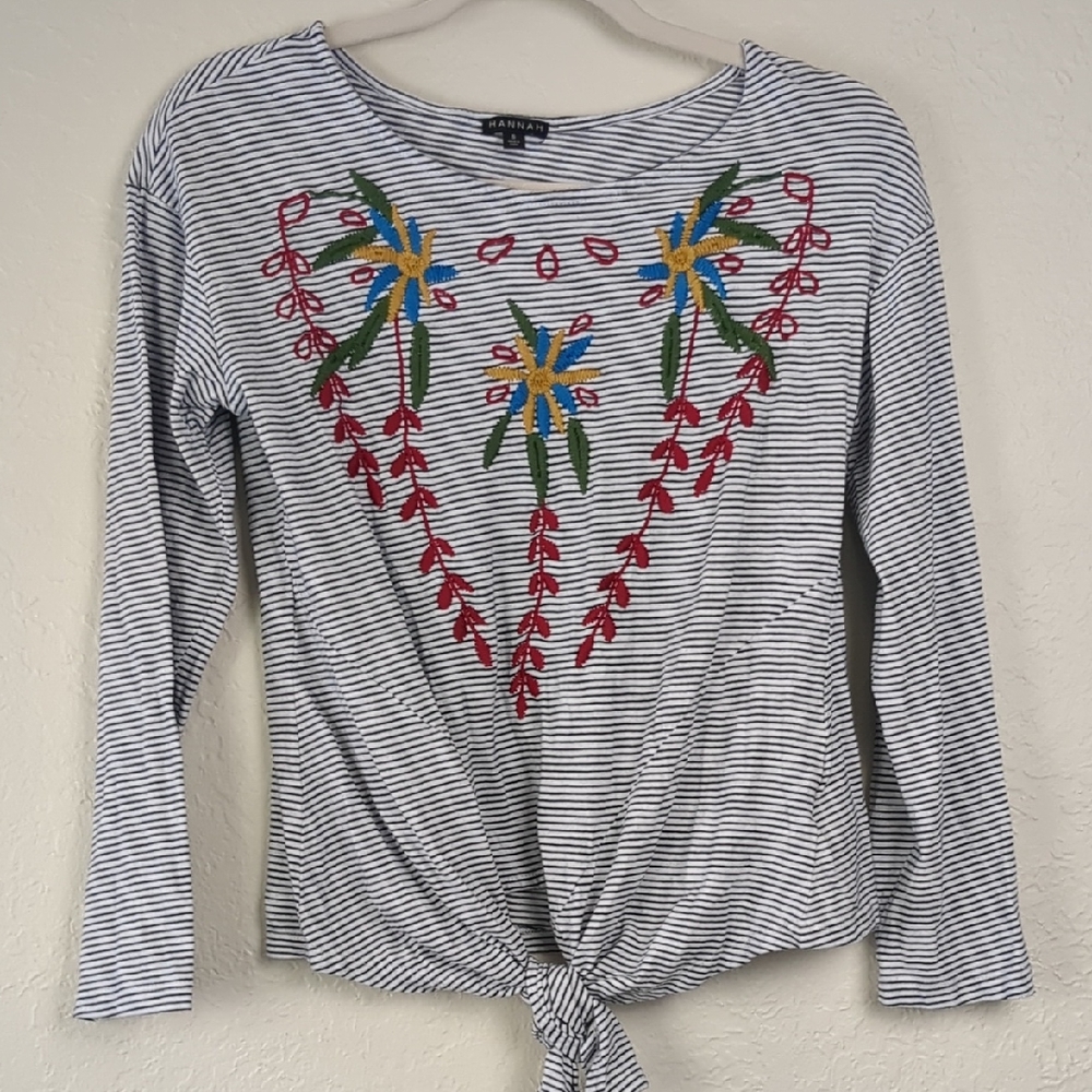 Hannah Gray and Red Embellished Tie Front Blouse Size S Cotton‎ Embroidery Tee